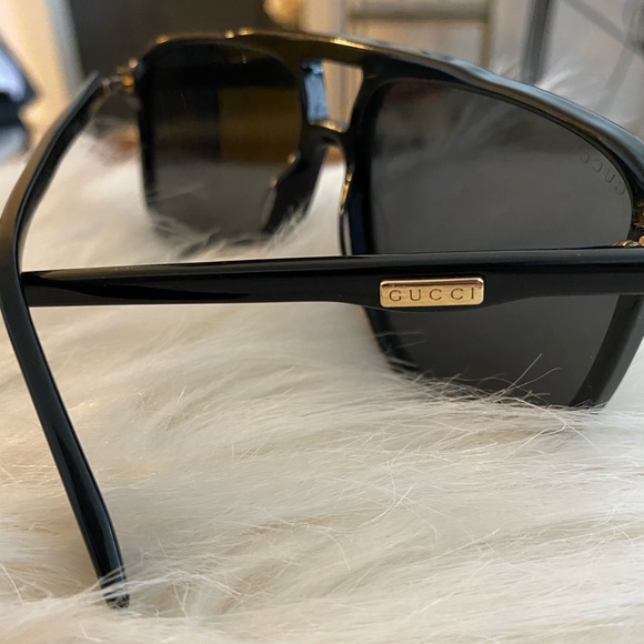 Gucci Accessories - Women’s Gucci glasses